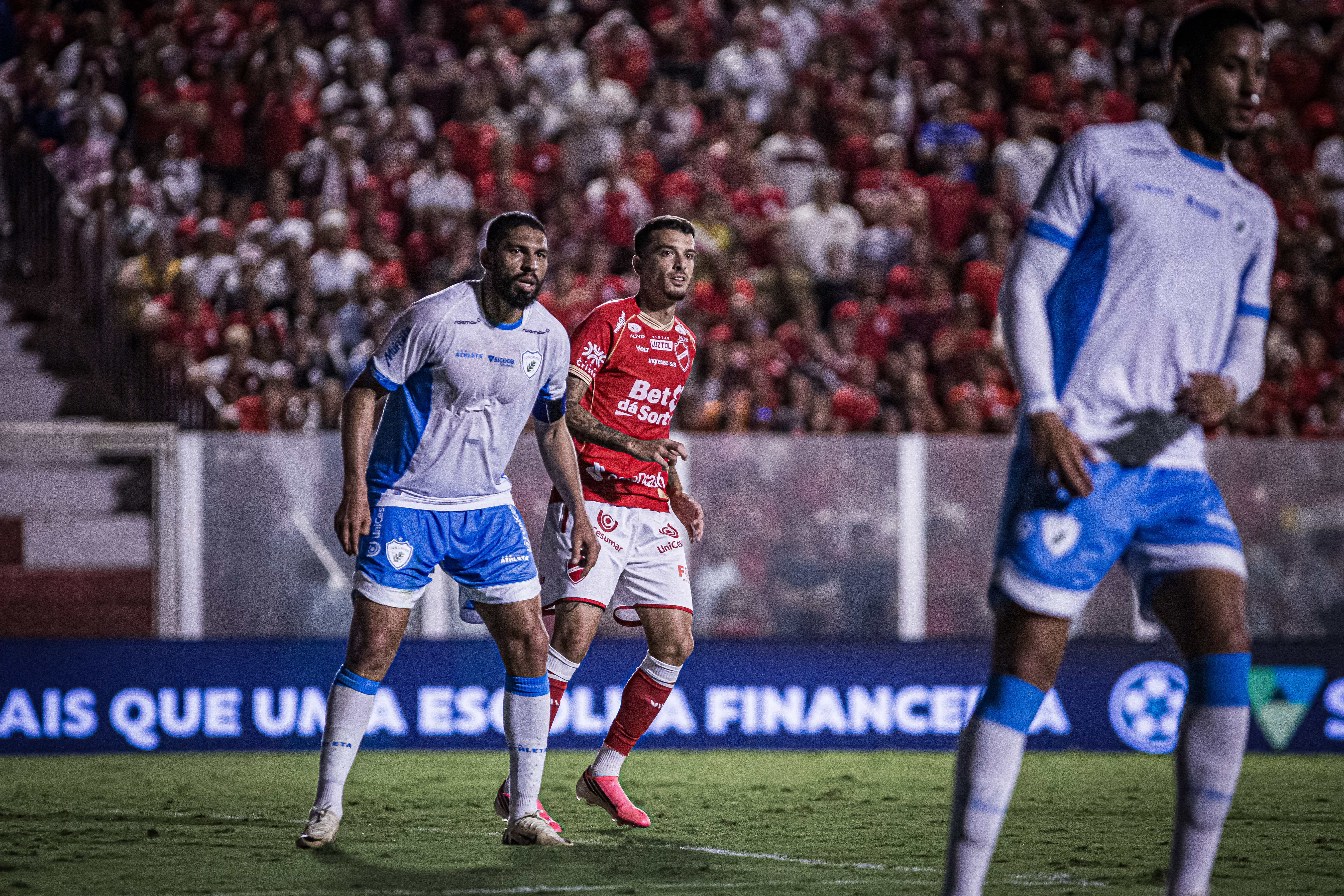 Londrina sofre gols em momentos cruciais, perde para o Vila Nova no OBA e vê drama do Z4 aumentar