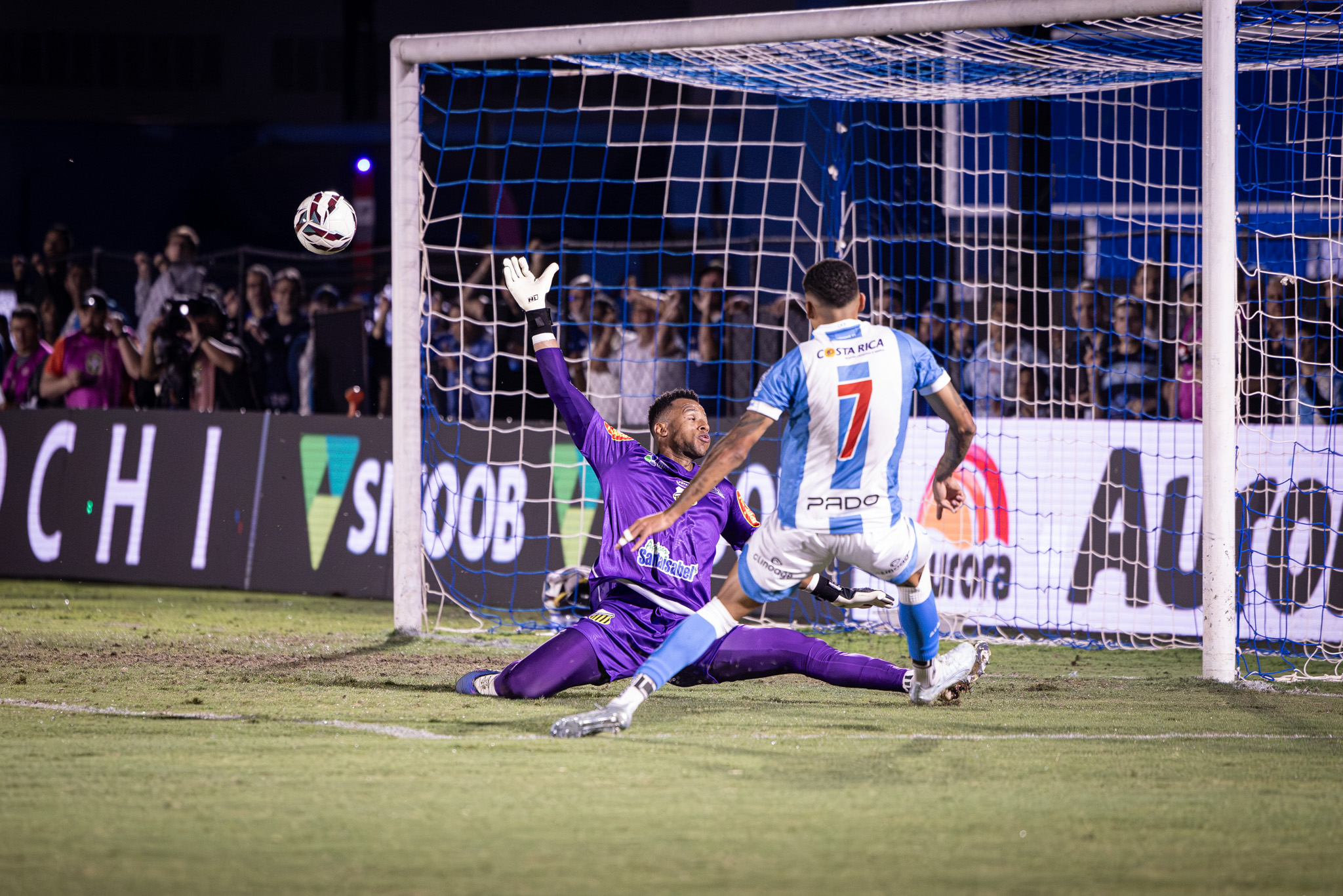 Apagão no primeiro tempo: Londrina é goleado pelo Novorizontino e entra no Z4