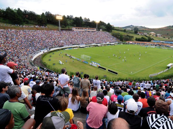 Estádio Estádio Mário Helênio